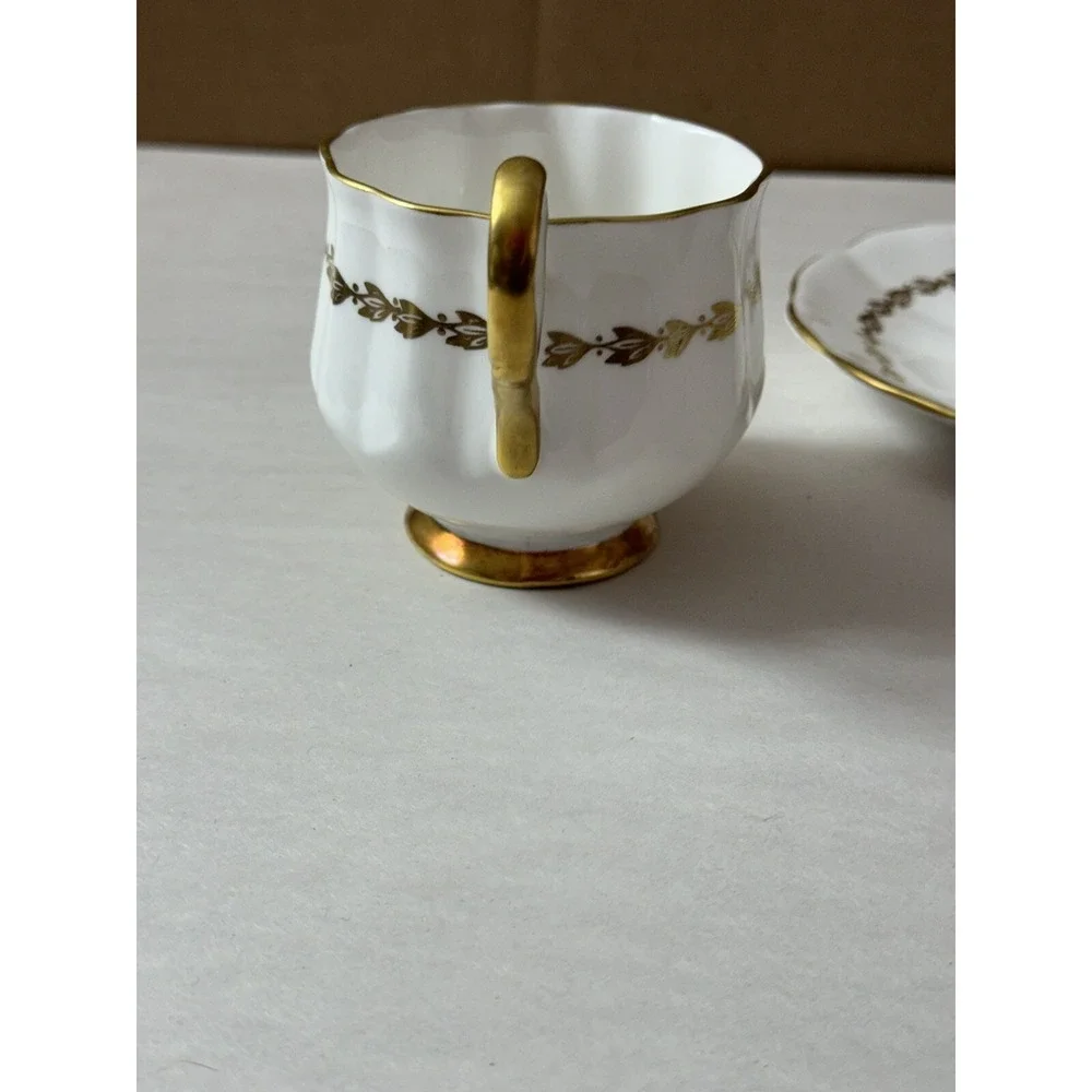Vintage Elizabethan Fine Bone China‎ Taylor & Kent England Tea Cup & Saucer